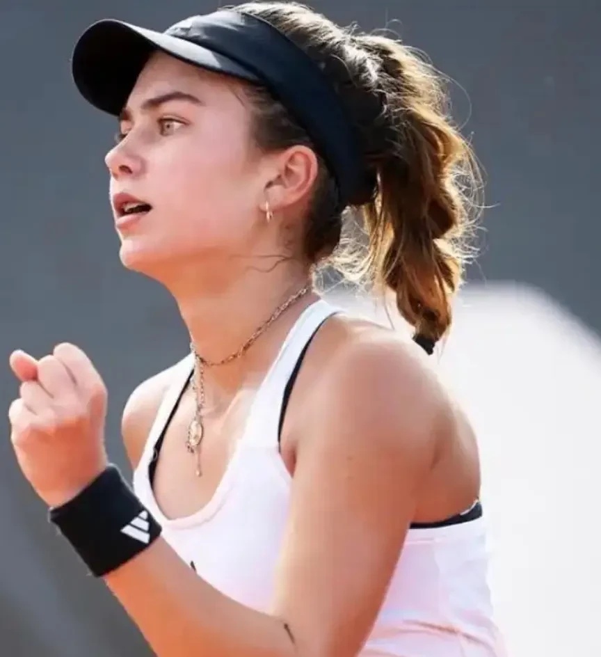 双打赛场的 双打赛场的