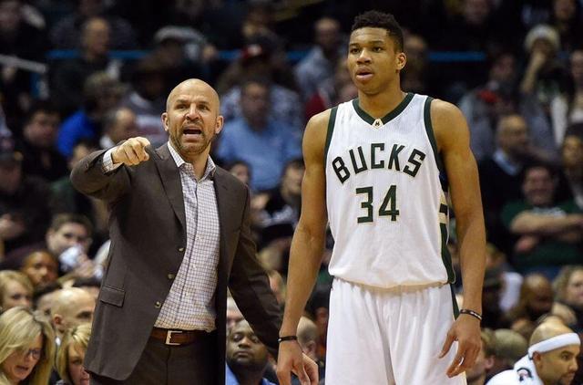 比单纯盯着 比单纯盯着